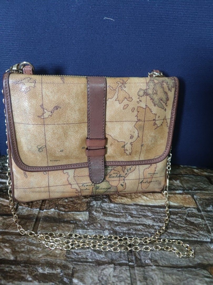 Alviero Martini Prima Classe Micro Sling (Category: Luxury Bags & Wallets) located in Dagupan City. Submitted by jhazrightshop (Listing ID 1332496826, Image 1). Description: 📢📢🧿 ❌ PAMIGAY SALEE ❌ 👜👜🧿🧿 ‼️LAST PRICE, SAGAD PRICE, WAG NA TAWAD‼️ ❌ changed sling 📌 Items are 𝗕𝗥𝗔𝗡𝗗𝗘𝗗|𝗣𝗥𝗘𝗟𝗢𝗩𝗘𝗗, washed and ready to wear. Please manage your expectations. ✅ Japan / Korea bags 💰 GCash/BDO 🚛 JnT.