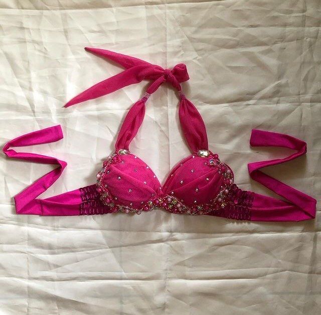 Beaded Hot Pink Bra (Category: Others Tops) located in Limay. Submitted by 2000sbae (Listing ID 1332548838, Image 2). Description: Size: S-M.