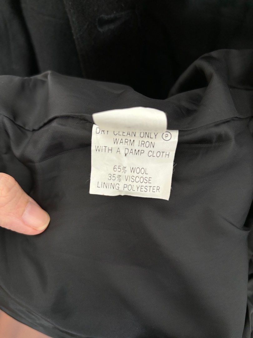 Black Buttoned Wool Coat (Category: Babies & Kids Fashion) located in Singapore. Submitted by solotravel (Listing ID 1332522132, Image 3). Description: Like New Modern looking wear for city winter Warm enough for East Asia and Europe countries Already dry cleaned . Will be packed in plastic sheet with a hanger Dimension Shoulder length - 37cm Sleeve length - 55cm Length - 63 .