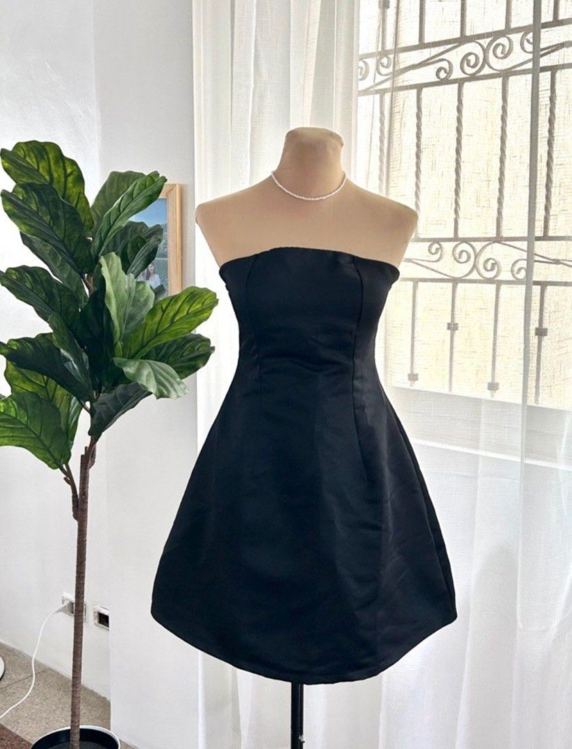 Black Ribbon Dress - Elegant (Category: Dresses) located in Makati City. Submitted by gwentra (Listing ID 1332600017, Image 2). Description: size L (55-58kg) with tag can fit to s-l (depending on bust).