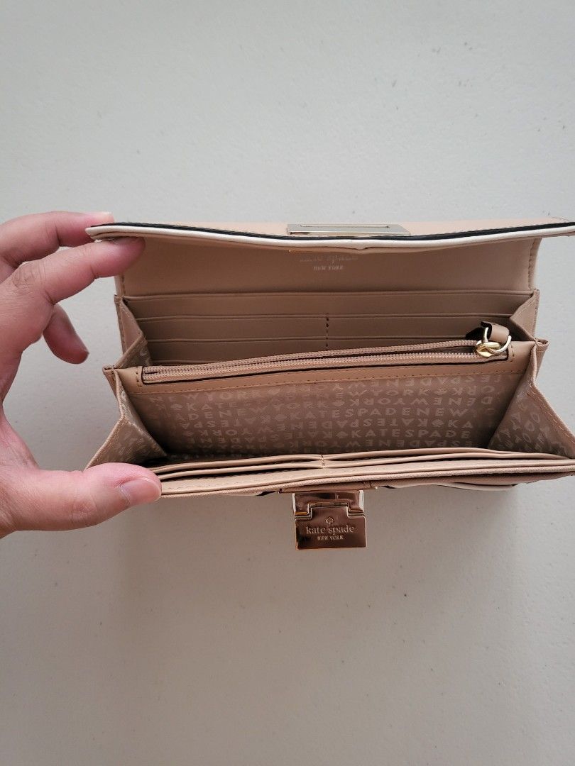 Brand new Kate Spade wallet (Category: Wallets & Card holders) located in Quezon City. Submitted by robin.t (Listing ID 1332484391, Image 3). Description: Brand new Kate Spade wallet.
