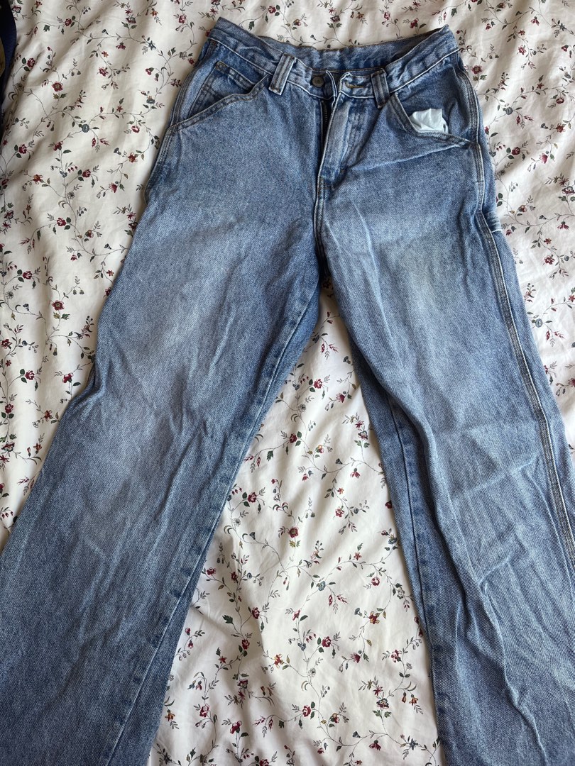 Brandy Melville Jeans, 女裝, 褲＆半截裙, 牛仔褲、Leggings Carousell