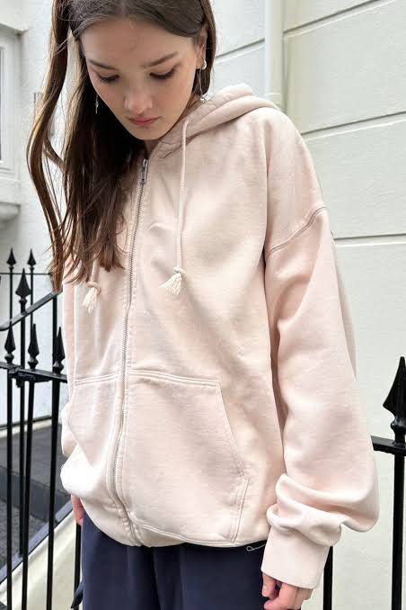 THANKSGIVING SALE Brandy Melville zip up hoodie beige Women s Fashion Coats Jackets and Outerwear on Carousell