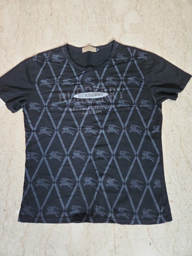 Burberry mens tee top