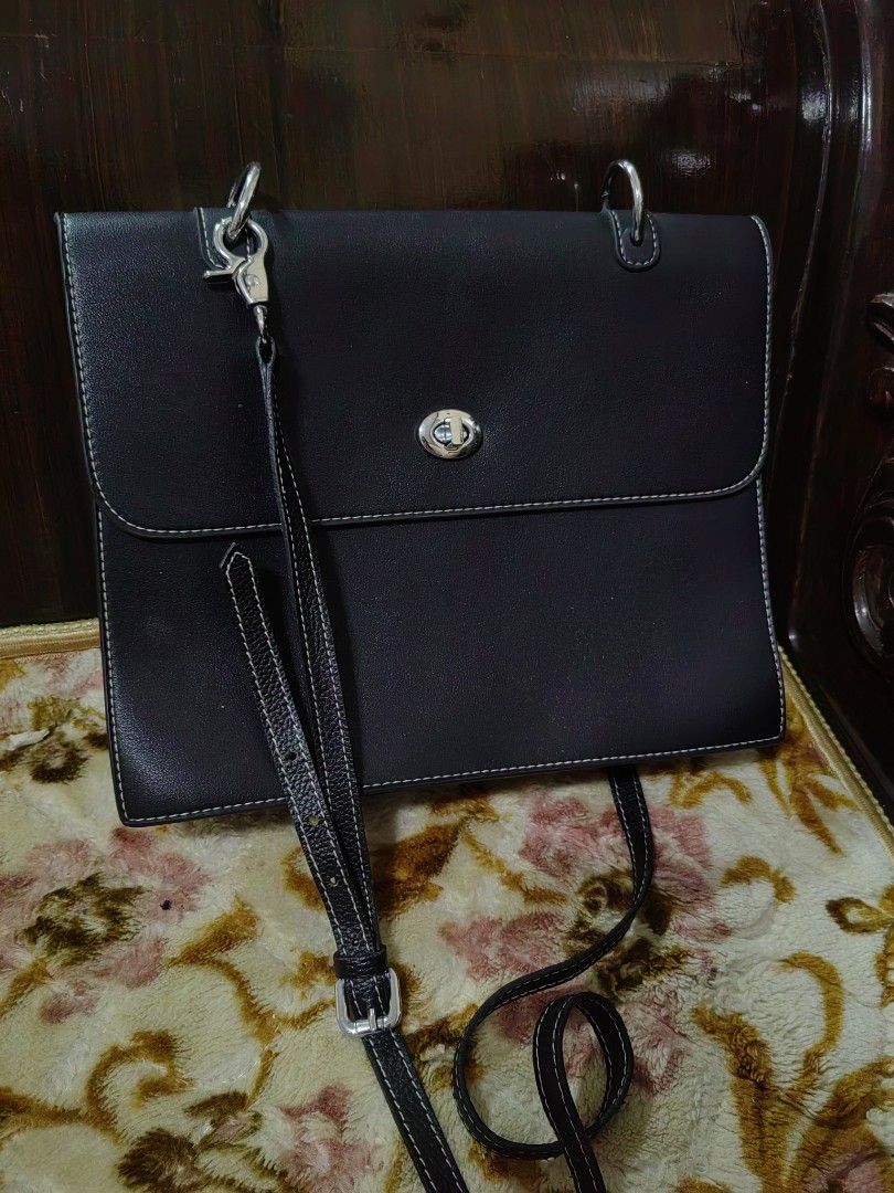 Cefiro black leather bag Women s Fashion Bags Wallets Cross body Bags on Carousell