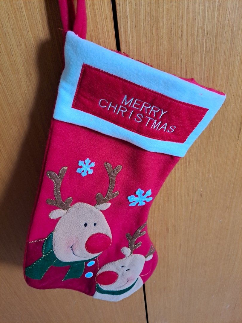 Christmas/ Santa socks (Category: Other Home Decor) located in Singapore. Submitted by rizuj (Listing ID 1332467708, Image 1). Description: good condition.