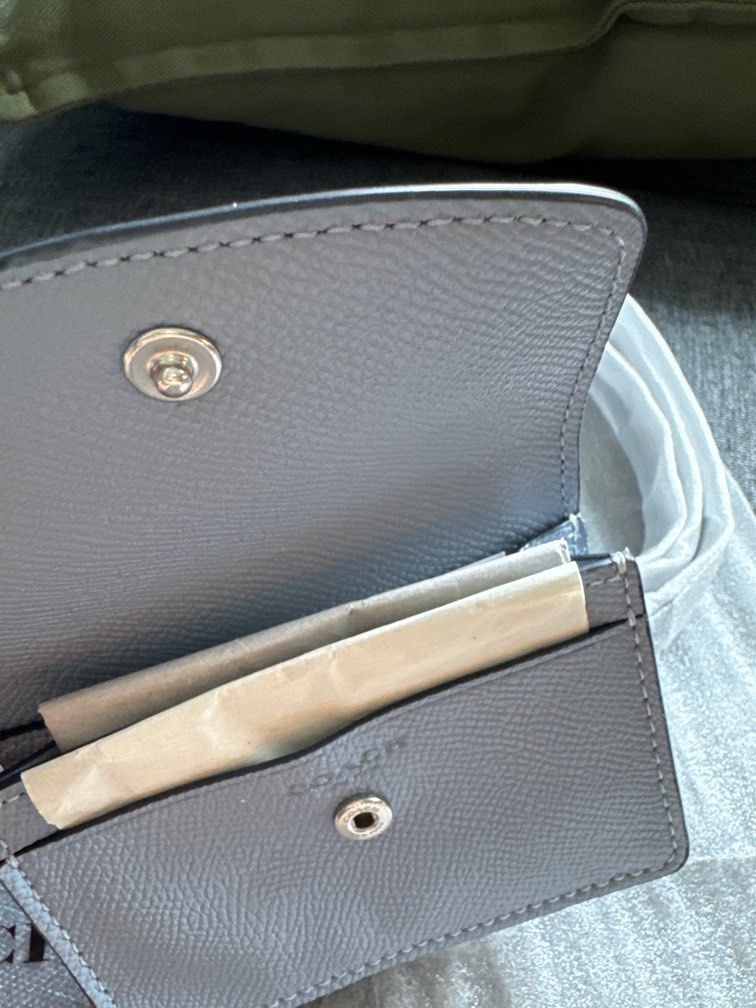Coach card case, 名牌, 手袋及銀包 Carousell