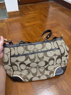 (Category: ) located in . Submitted by ezshops (Listing ID 1332595787, Image 1). Description: .