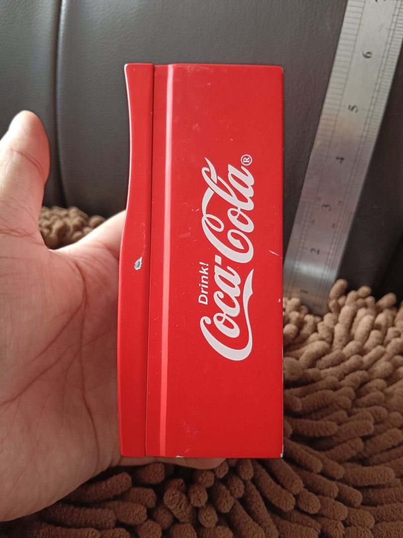 Coca cola vending machine metal toy (Category: Vintage Collectibles) located in Baguio. Submitted by adulagan1998258 (Listing ID 1332489179, Image 2). Description: 4.5" mabigat minimal scratches dahil galing hongkong box... rare daw itey pm po sa interesado..