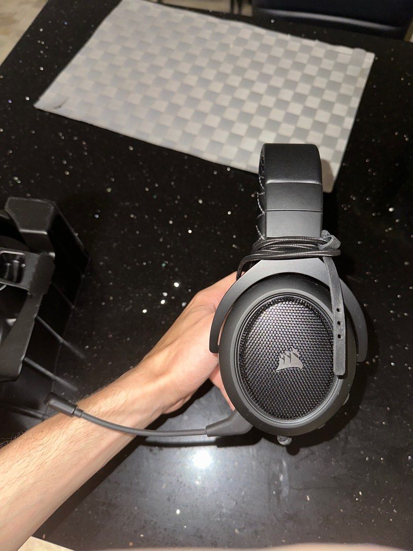 Corsair Gaming Headset (Category: Audio) located in Liverpool. Submitted by jcxrlino (Listing ID 1332585088, Image 3). Description: Gaming headset don’t use anymore still in great condition .