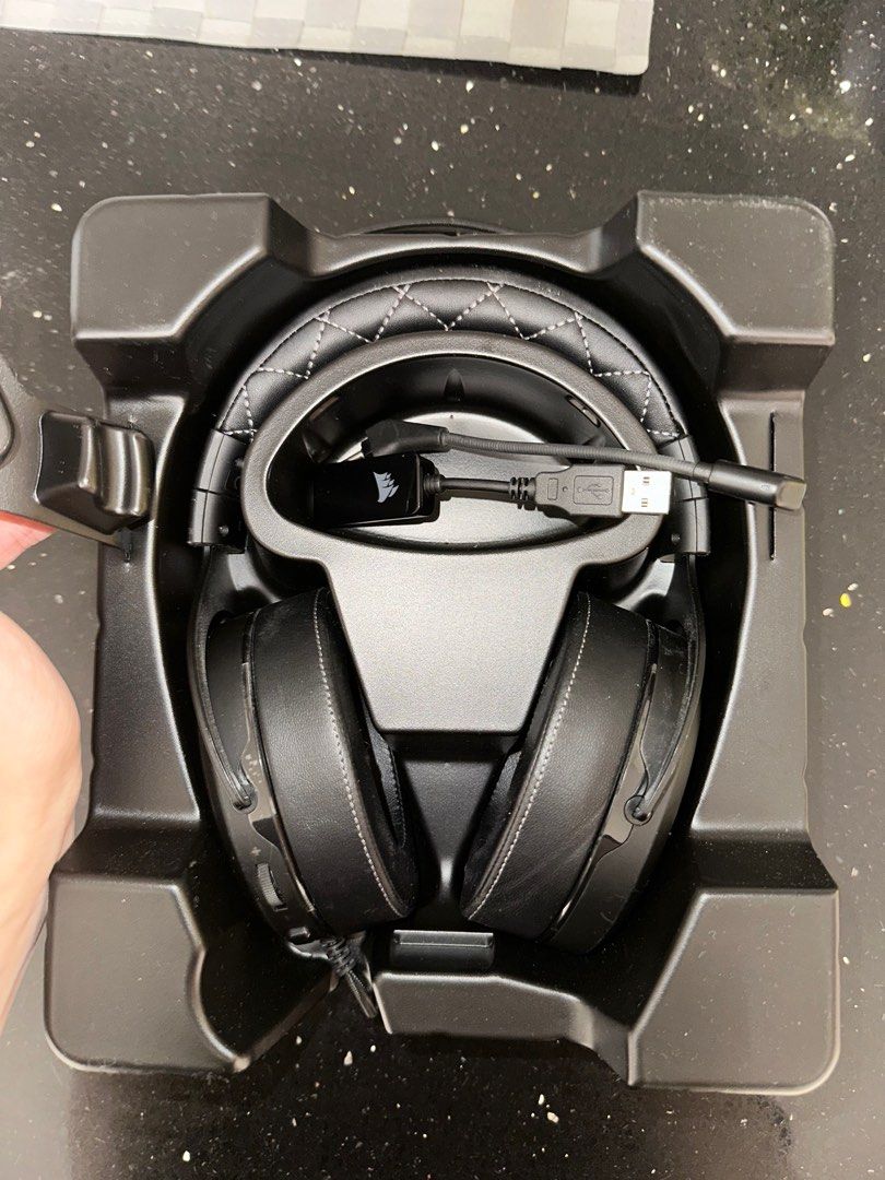 Corsair Gaming Headset (Category: Audio) located in Liverpool. Submitted by jcxrlino (Listing ID 1332585088, Image 2). Description: Gaming headset don’t use anymore still in great condition .