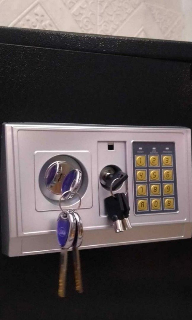 Digital Vault 40cm tall dual lock (Category: Safe) located in Caloocan City. Submitted by 5veezonlineshoppe (Listing ID 1332533793, Image 3). Description: safety vault digital 35x30x40cm L x W x H hardmetal alloy wall, floor mountable brandnew we deliver message for details.