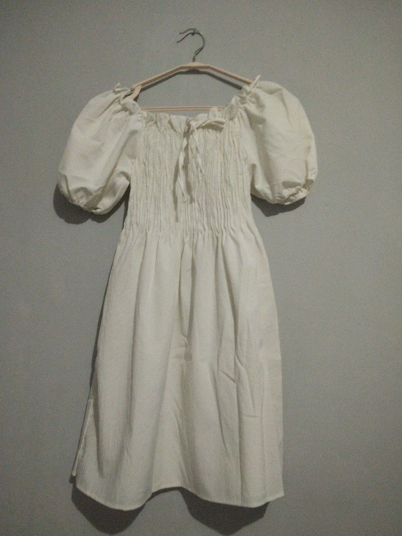 Dress putih, dress elegan putih, Fesyen Wanita, Pakaian Wanita, Gaun & Rok  di Carousell