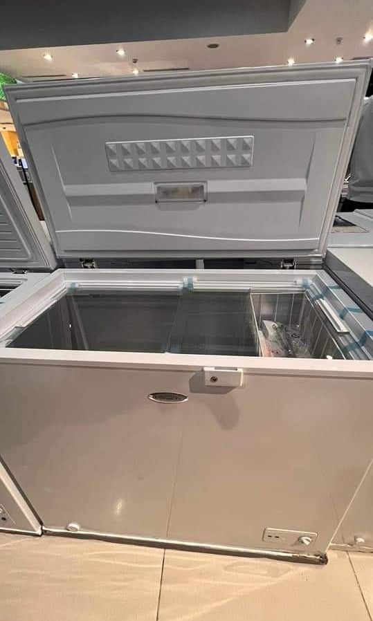 EVEREST CHEST FREEZER, INVERTER TYPE AND NON INVERTER, TV & Home