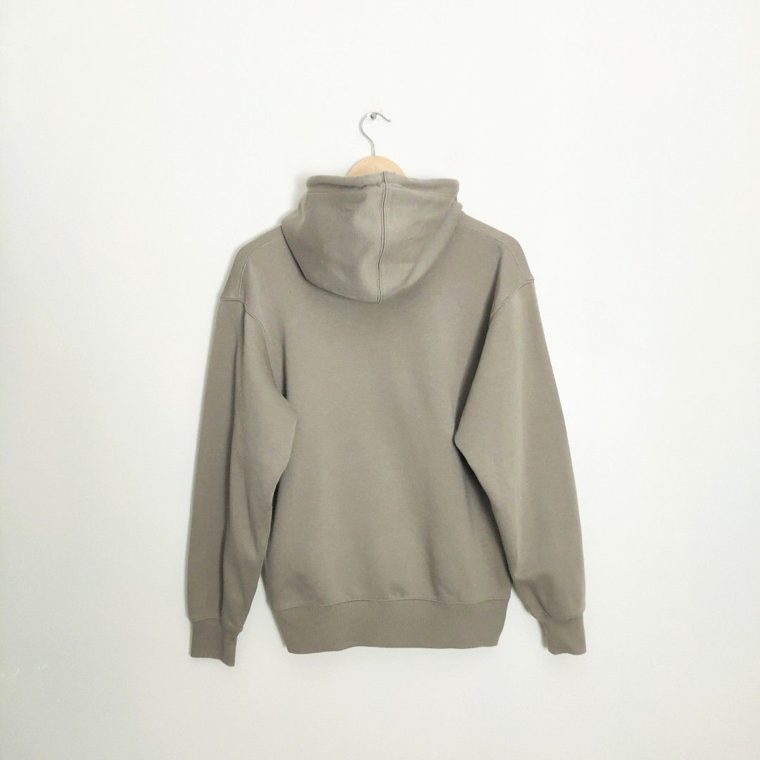 GU Pocket Hoodie (Category: Coats, Jackets and Outerwear) located in Iloilo. Submitted by dapperfy (Listing ID 1327816689, Image 2). Description: GU Pocket Hoodie 20x25(M).