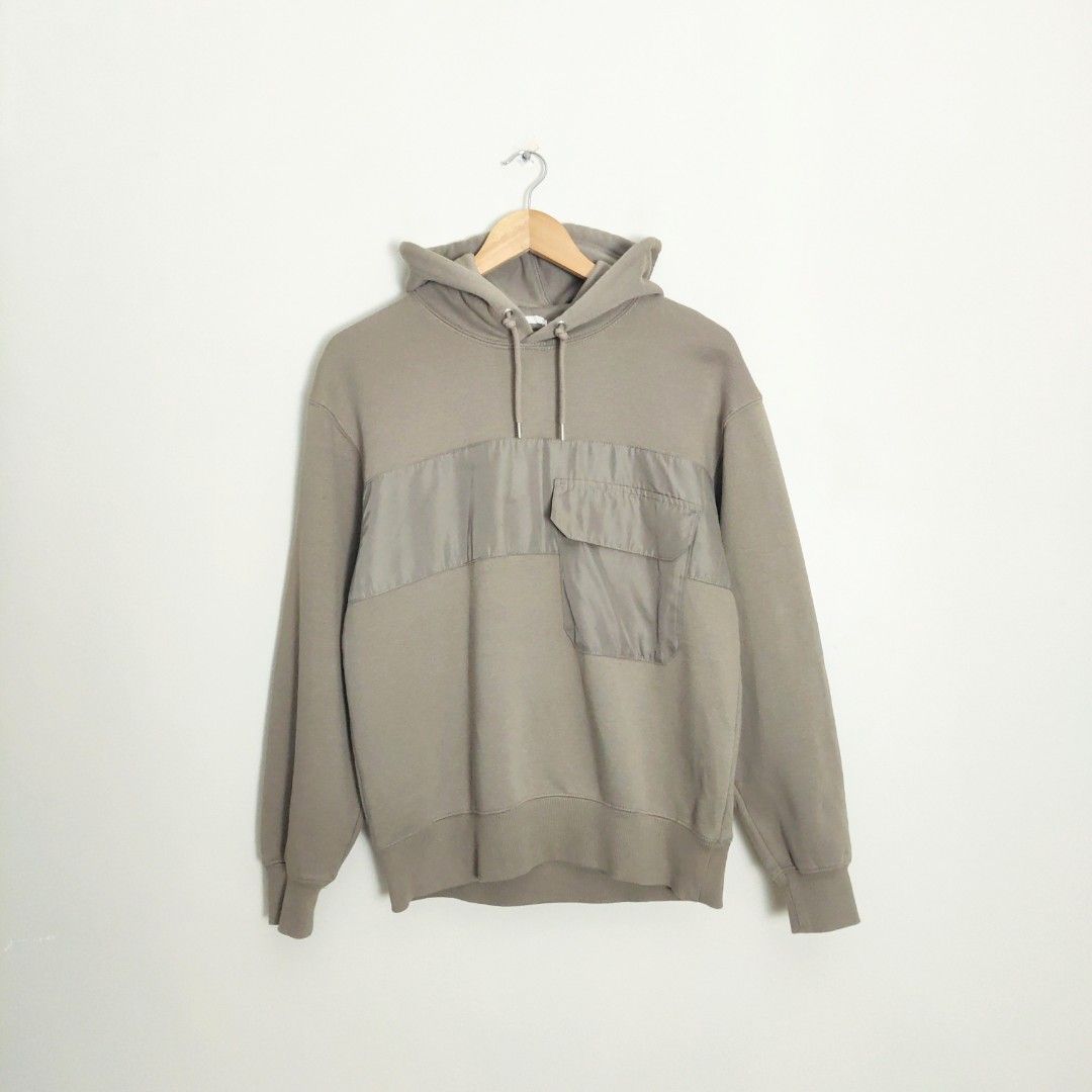 GU Pocket Hoodie (Category: Coats, Jackets and Outerwear) located in Iloilo. Submitted by dapperfy (Listing ID 1327816689, Image 1). Description: GU Pocket Hoodie 20x25(M).