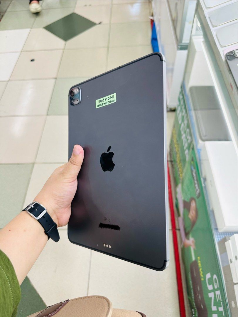 Ipad Pro M1 11inch 256gb Wifi cellular (Category: iPad) located in San Juan City. Submitted by javedsgadgetshop (Listing ID 1332602283, Image 2). Description: OPEN FOR INSTALLMENT VIA CREDIT CARD/GGIVES/SPAY/BILLEASE & SWAP/TRADE-IN! BUY AND SELL! Quick Specs : Ipad Pro M1 11inch •256gb •NTC Variant •Good batt health •Factory Unlock •95% Smoothness •No hidden issue | No Repaired •100% Authentic | Not Refurbished •w/ OEM Charger & store warranty ❣
