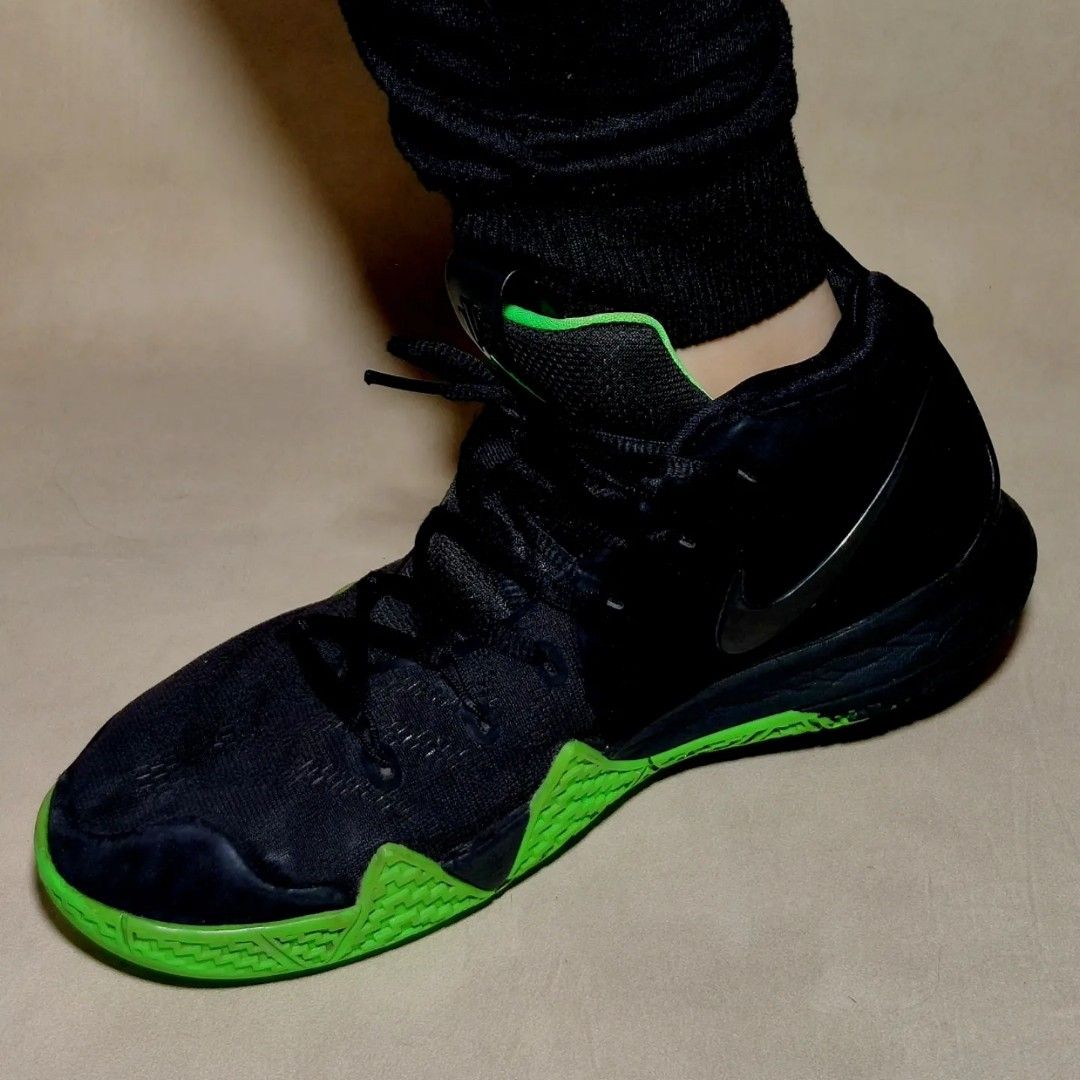 NIKE KYRIE 4 IV HALLOWEEN SLIME Fesyen Pria Sepatu Sneakers di Carousell
