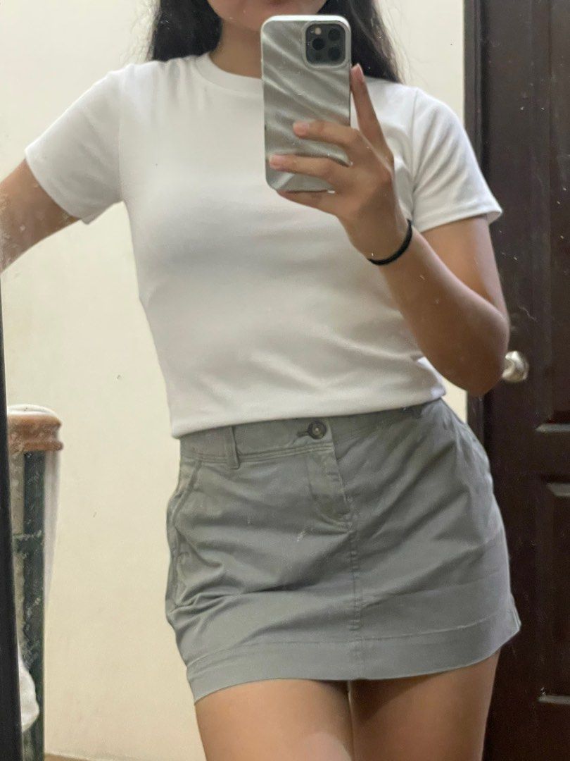 Old Navy Low Waist Cargo Mini Skirt Women s Fashion Bottoms Skirts on Carousell
