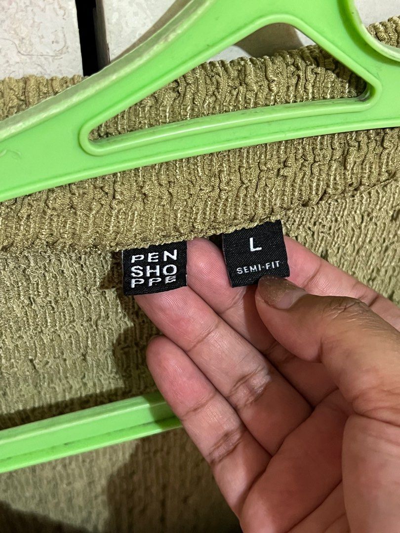 Original Penshoppe Blouse (Category: Blouses) located in Marikina City. Submitted by panowps (Listing ID 1332539761, Image 2). Description: Bought for 799. Used once only. Can fit up to 44 bust (stretchable fabric)..