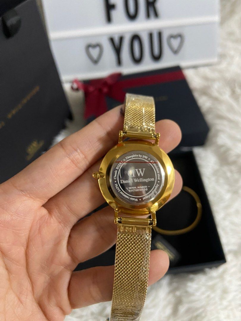 Perfect Gift Original Watch (Women) (Category: Women's Watches) located in Paranaque City. Submitted by kaleeen21 (Listing ID 1332564446, Image 3). Description: ORIGINAL DANIEL WELLINGTON 💯 32mm ~ ✅ 𝗙𝗥𝗘𝗘 𝗦𝗵𝗶𝗽𝗽𝗶𝗻𝗴 ✅ 𝗣𝗲𝗿𝗳𝗲𝗰𝘁 𝗚𝗶𝗳𝘁 ✅ 𝗖𝗼𝗺𝗽𝗹𝗲𝘁𝗲 𝗜𝗻𝗰𝗹𝘂𝘀𝗶𝗼𝗻𝘀 ✅ 𝗖𝗵𝗲𝗮𝗽𝗲𝗿 𝘁𝗵𝗮𝗻 𝗠𝗮𝗹𝗹 𝗽𝗿𝗶𝗰𝗲 ✅ 𝗟𝗘𝗚𝗜𝗧 ~ 𝚂𝙰𝙻𝙴: 3499 Only + 𝗙𝗥𝗘𝗘 𝗦𝗵𝗶𝗽𝗽𝗶𝗻𝗴 ✨ 𝙼𝚊𝚕𝚕: 9k-10k 𝐁𝐔𝐘 𝐍𝐎𝐖! 📲𝐌𝐞𝐬𝐬𝐚𝐠�
