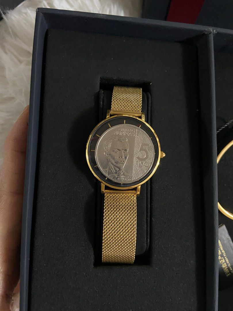 Perfect Gift Original Watch (Women) (Category: Women's Watches) located in Paranaque City. Submitted by kaleeen21 (Listing ID 1332564446, Image 2). Description: ORIGINAL DANIEL WELLINGTON 💯 32mm ~ ✅ 𝗙𝗥𝗘𝗘 𝗦𝗵𝗶𝗽𝗽𝗶𝗻𝗴 ✅ 𝗣𝗲𝗿𝗳𝗲𝗰𝘁 𝗚𝗶𝗳𝘁 ✅ 𝗖𝗼𝗺𝗽𝗹𝗲𝘁𝗲 𝗜𝗻𝗰𝗹𝘂𝘀𝗶𝗼𝗻𝘀 ✅ 𝗖𝗵𝗲𝗮𝗽𝗲𝗿 𝘁𝗵𝗮𝗻 𝗠𝗮𝗹𝗹 𝗽𝗿𝗶𝗰𝗲 ✅ 𝗟𝗘𝗚𝗜𝗧 ~ 𝚂𝙰𝙻𝙴: 3499 Only + 𝗙𝗥𝗘𝗘 𝗦𝗵𝗶𝗽𝗽𝗶𝗻𝗴 ✨ 𝙼𝚊𝚕𝚕: 9k-10k 𝐁𝐔𝐘 𝐍𝐎𝐖! 📲𝐌𝐞𝐬𝐬𝐚𝐠�
