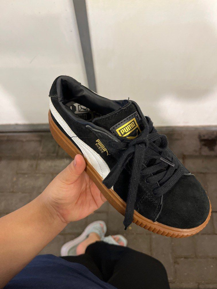 Puma smash black suede platform 37 Fesyen Wanita Sepatu di Carousell