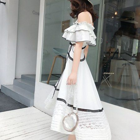 Self P. White Lace Trim Dress (Category: Dresses) located in Manila. Submitted by mxriella (Listing ID 1332468552, Image 3). Description: ▫️ SELF PORT. White Lace-Trim Dress ▫️Ins. ▫️M-L ▫️With cutout details sa waist ▫️Can worn and three ways ▫️RARE ▫️Ang gandaa! ▫️HQ.
