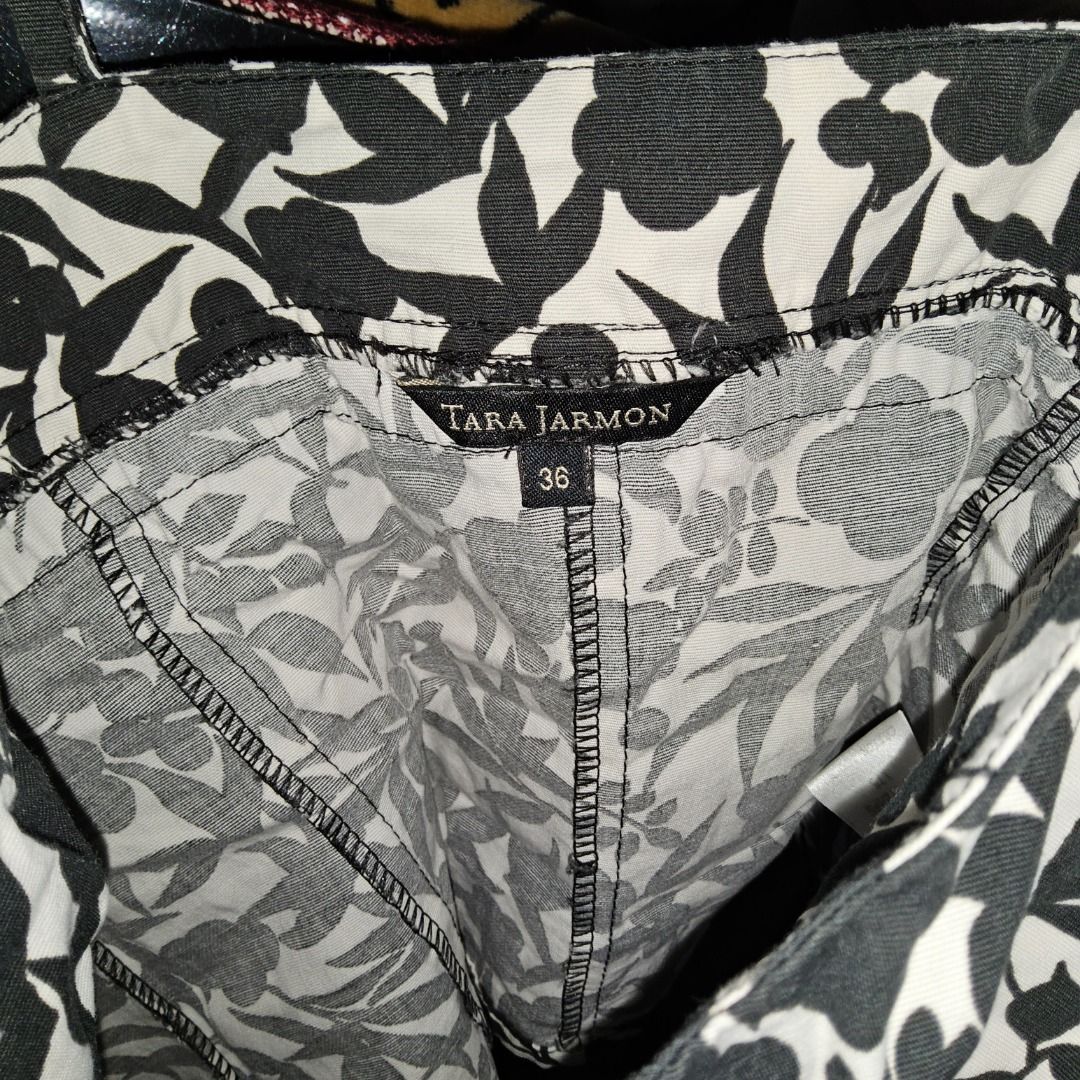 Sexy top (Category: Sleeveless) located in Taguig. Submitted by declutter_anon (Listing ID 1332458047, Image 2). Description: Xxs-Xs only.