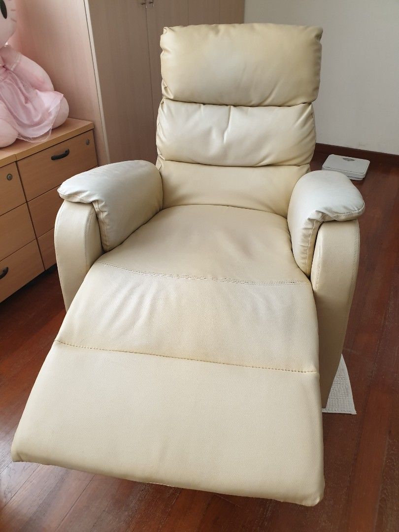 Single sofa with leg rest