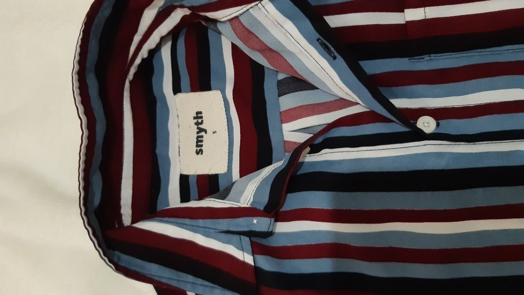 Smyth polo shirt (Category: Formal Shirts) located in Antipolo. Submitted by kaye1n (Listing ID 1332458102, Image 1). Description: DM for more info. Pick-up only. Upper Antipolo location..