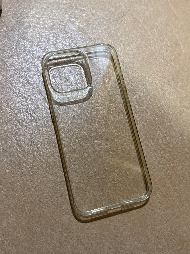 Spigen Airskin Case for Iphone 15 Pro Max (Category: Cases & Sleeves) located in Manila. Submitted by vintageluxefinder (Listing ID 1332563181, Image 1). Description: Nakakasosyal sa nipis and very sleek. Super light yellowing pero hindi halata Rfs, upgraded to 16 pro max .