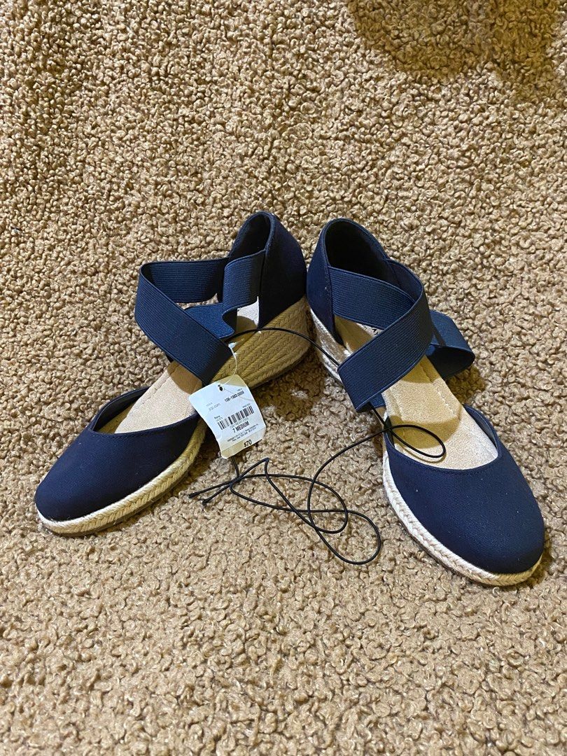 ST JOHN s BAY MEMORY FOAM SANDALS Women s Fashion Footwear Flats Sandals on Carousell