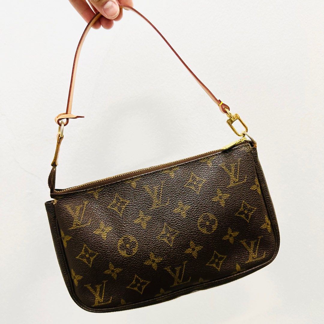STEAL Louis Vuitton LV Monogram Logo GHW Pochette Accessoires Accessories Shoulder Hobo Baguette Bag Authentic
