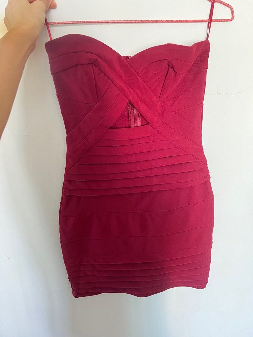 Tobi burgundy bodycon dress with cut out, , & , - Carousell Tobi burgundy bodycon dress with cut out, , & , - Carousell