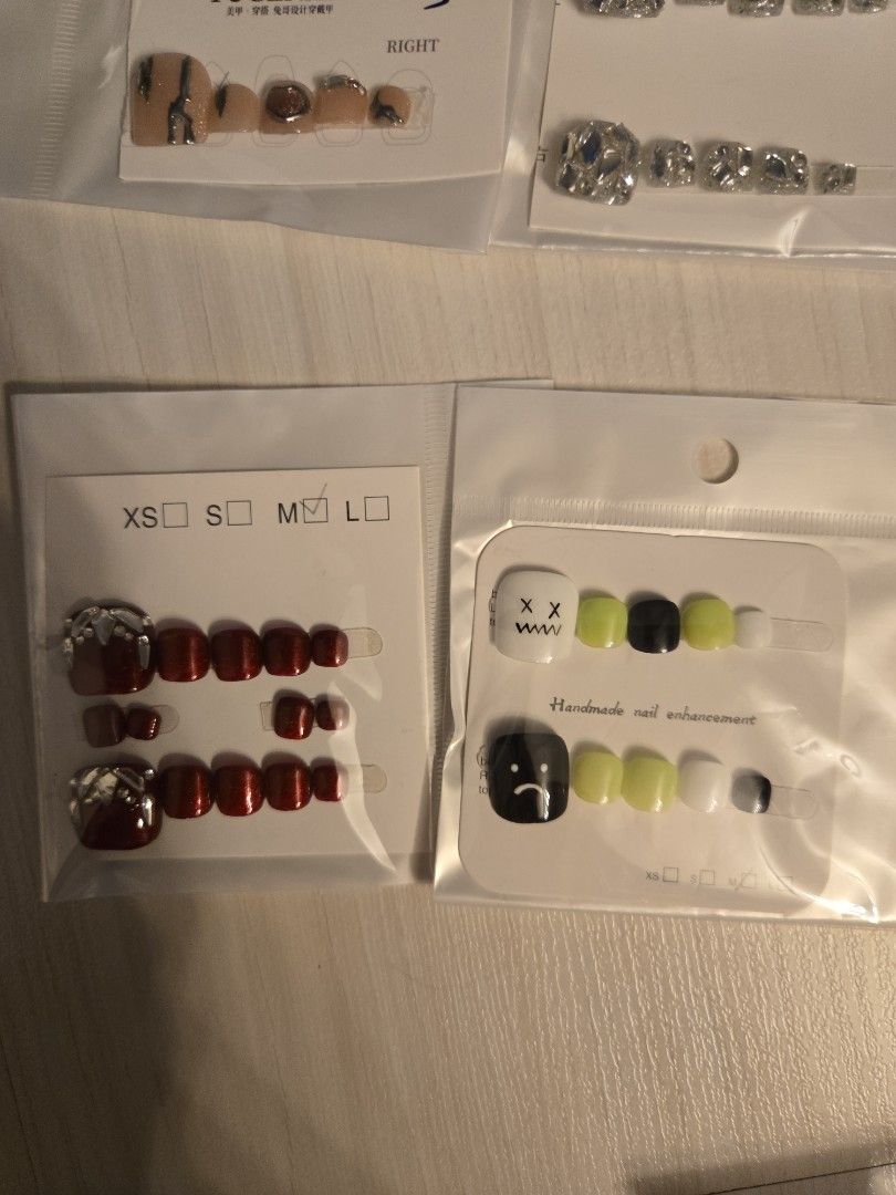 Toe nails (Category: Foot Care) located in Singapore. Submitted by pradapolo1 (Listing ID 1332533270, Image 2). Description: Clearance sale- Toe nails and Children nails 1. S size 2. M size 3. Children nail L size Buyer pays tracked postage $2.00.