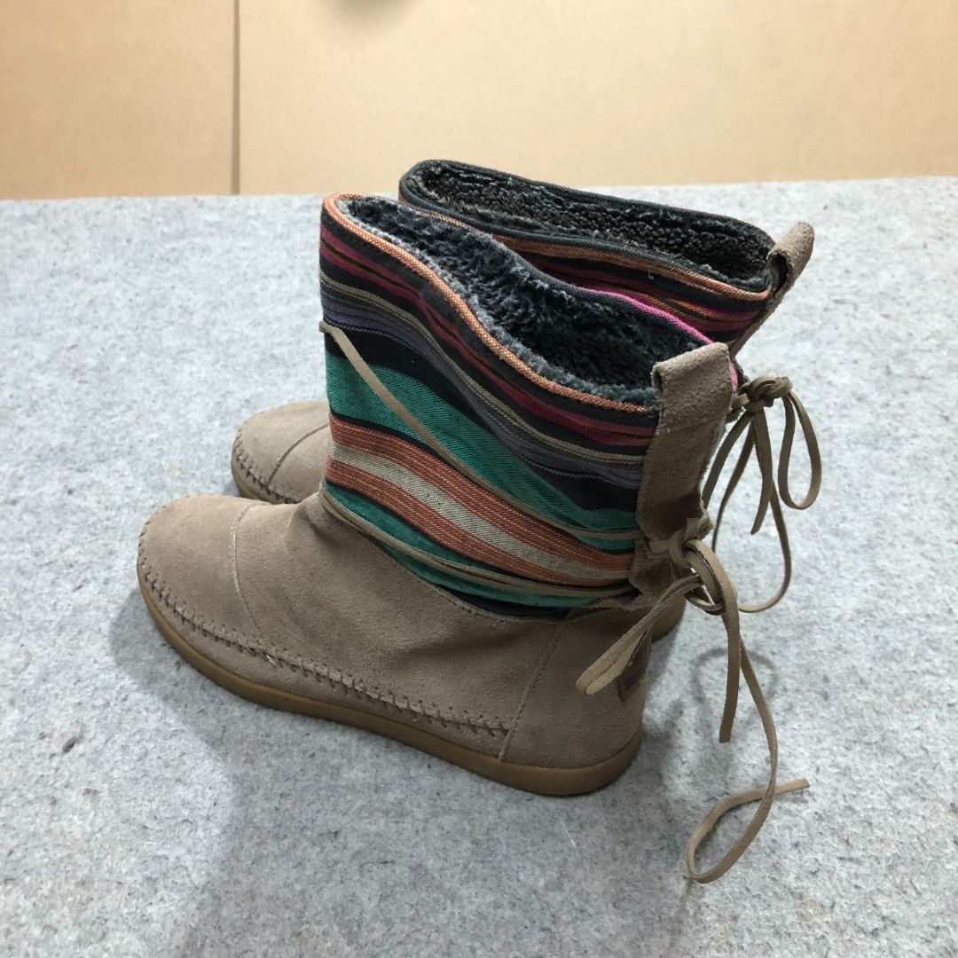 Nepal boots toms top