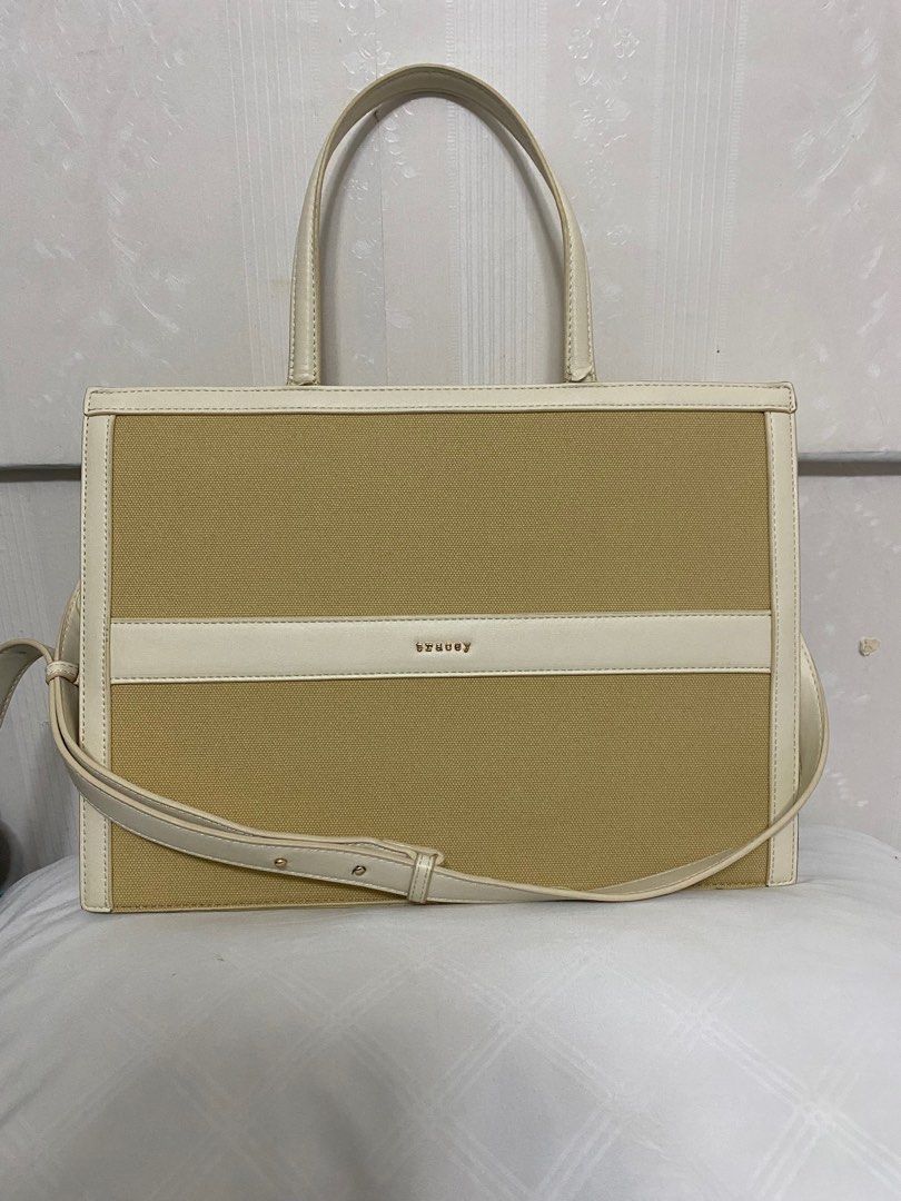 Tracey Laptop Bag (Category: Shoulder Bags) located in Makati City. Submitted by aethical (Listing ID 1332484104, Image 1). Description: Used twice only Can fit 14inches laptop Has few flaws in the handle.