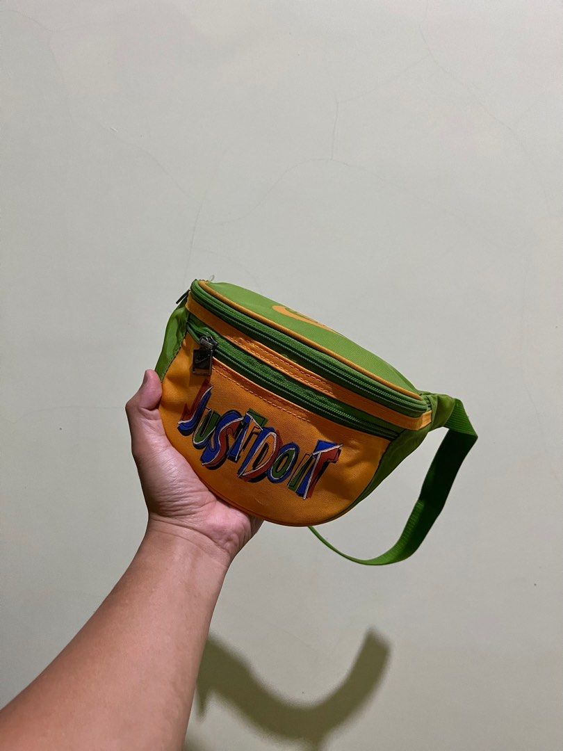 Vintage nike just do it waist bag Fesyen Pria Tas Dompet Lainnya di Carousell