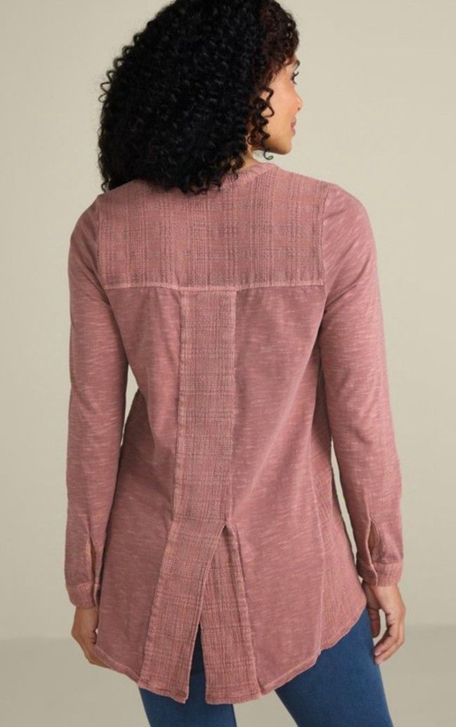 (2 for 500)|(2XL)Plus size SOFT SURROUNDINGS OLD ROSE MIX FABRIC EMBROIDERED LONG SLEEVE TOP-Boho,Artsy,Bohemian, Cottagecore, Lagenlook (Category: Longsleeves) located in Rizal. Submitted by kakaibafinds (Listing ID 1332739773, Image 2). Description: Bust:44 inches CODE:122462 Sleeves:27", Length:28-31 inches -2 tone fabric, Pearl buttons,Back slit,Long back,Button down Measurements are based on tape measure and not the tag. Shipping fee to shou