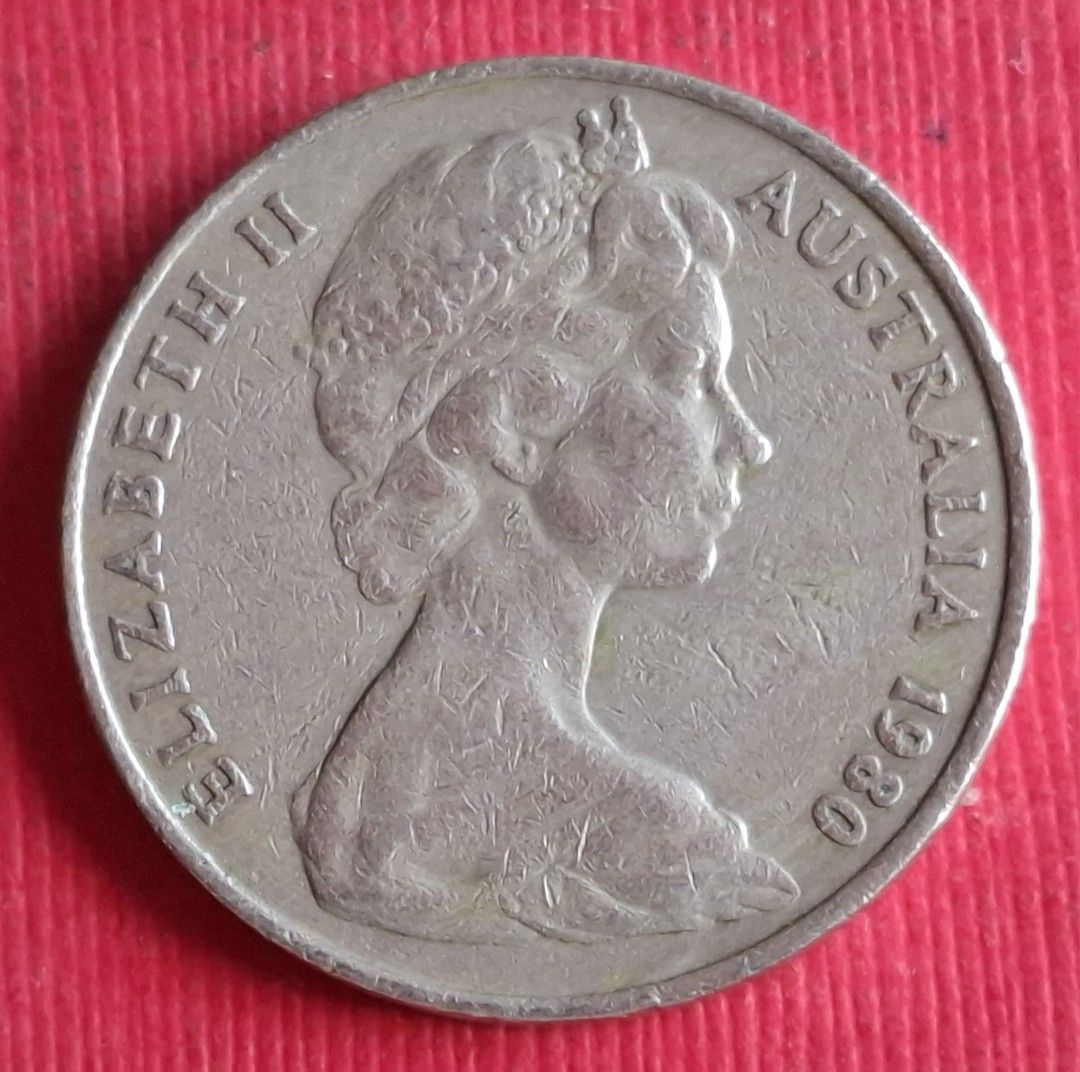 753大型澳洲1980年〔伊莉莎白女王〕20分澳幣乙枚。保真。美品。, 書籍、休閒與玩具, 收藏、紀念品, 錢幣、紙鈔在旋轉拍賣