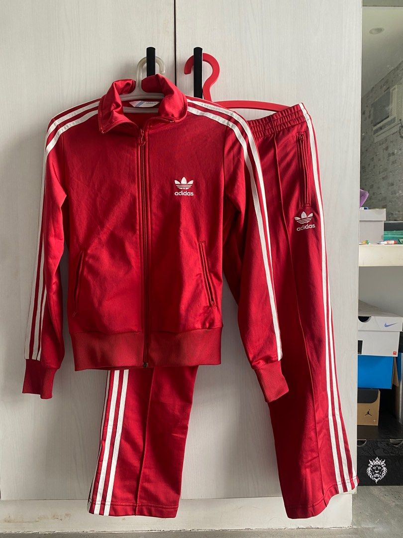 Red adidas jacket outfit online
