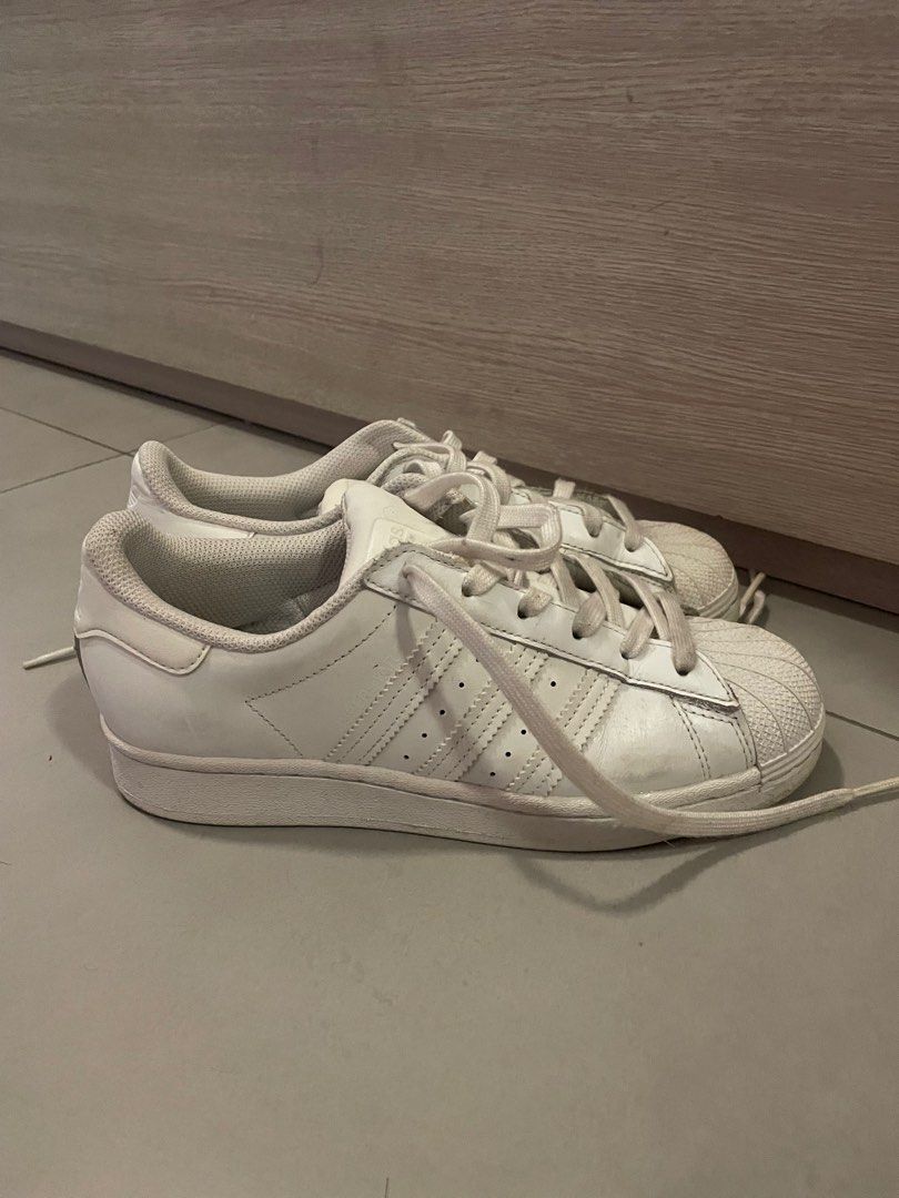 adidas superstars triple white