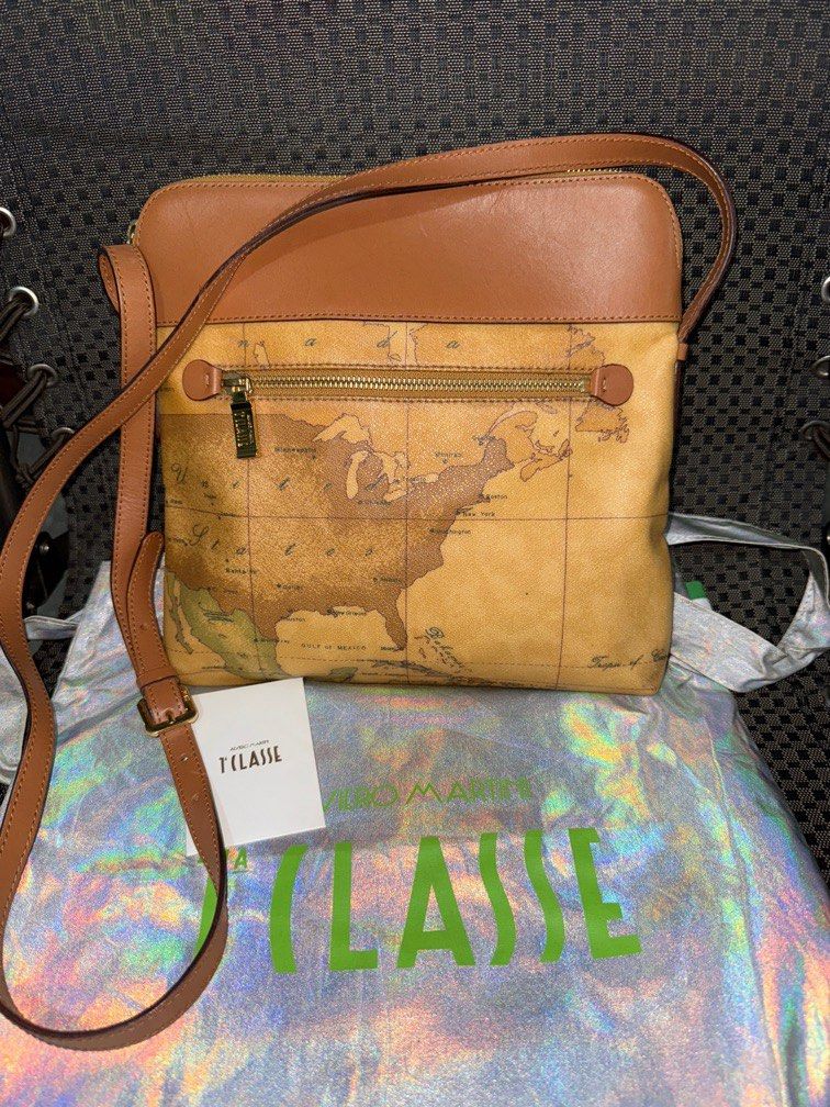 Alviero Sling (Category: Luxury Bags & Wallets) located in Imus. Submitted by avielicious (Listing ID 1332731187, Image 1). Description: .