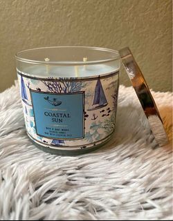Bath and body works candle - Coastal Sun