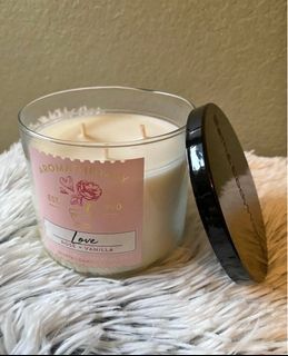 Bath and body works candle - Love ( Rose & Vanilla )