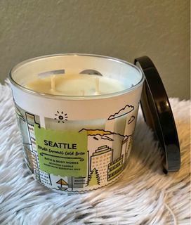 Bath and body works candle - Seattle (White Caramel Cold Brew)