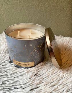 Bath and body works candle - The Perfect Christmas