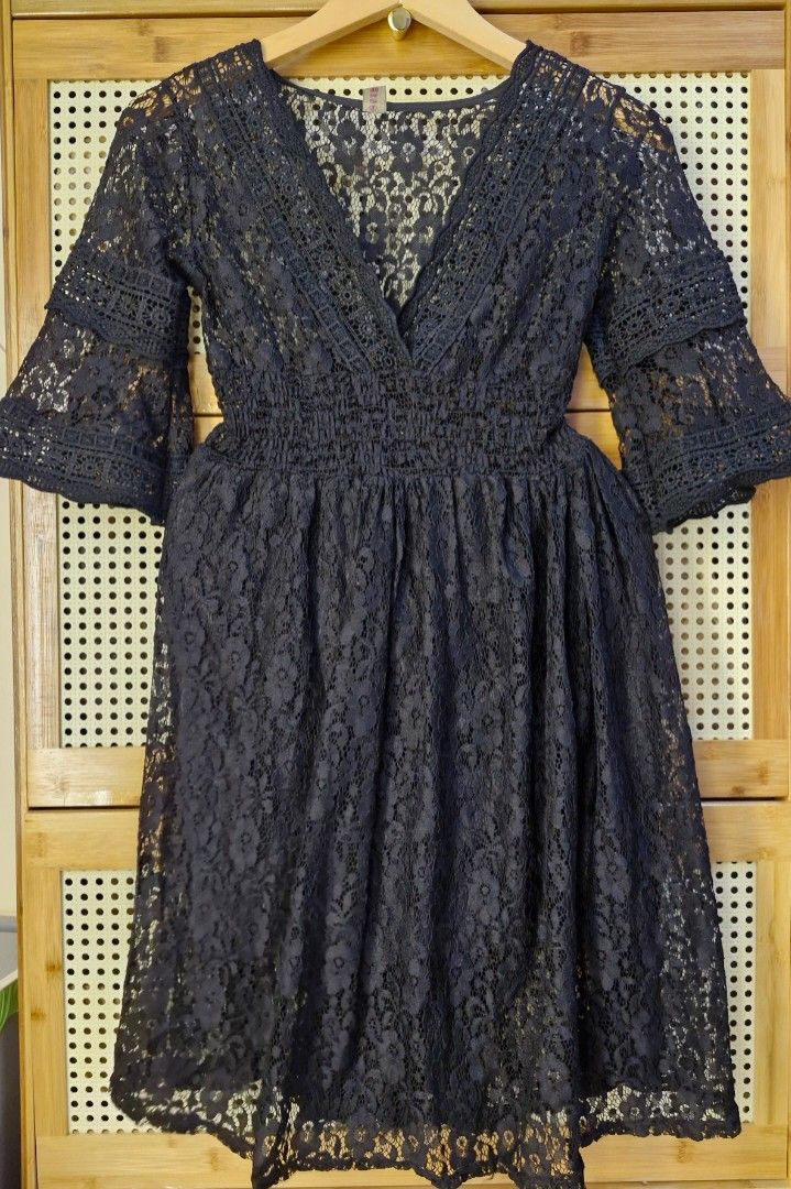 Black lace event dress (Category: Evening dresses & gowns) located in Valenzuela. Submitted by fayespicks (Listing ID 1332778030, Image 2). Description: 𝘿𝙚𝙩𝙖𝙞𝙡𝙨: ♡ S𝒊𝒛𝒆: SMALL - LARGE ♡ 𝑪𝒐𝒏𝒅𝒊𝒕𝒊𝒐𝒏: 9/10 ♡ Bust: up to 38" ♡ Waist: 30-40" (garterize) ♡ Length: 37" ◇ Rfs: funds for our rescues 🐈🐕 ◇ Location: Valenzuela City ◇ Courier: Gogo express (no cod/cop) ◇ Mop: Gcash/bank transfer online ◇ you may also request for grab/lala