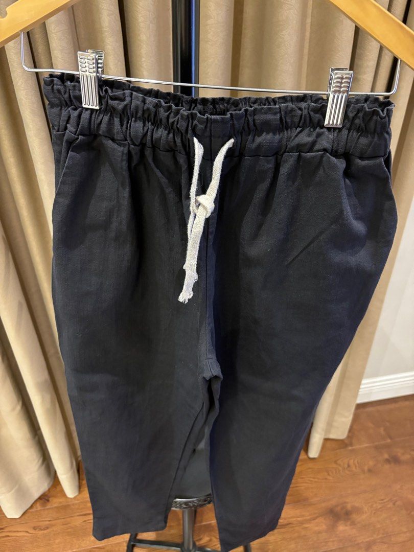 Black Pants (Category: Other Bottoms) located in Guiguinto. Submitted by positivemind (Listing ID 1332716299, Image 2). Description: RSF: decluttering Location: Sta. Cruz, Guiguinto, Bulacan .